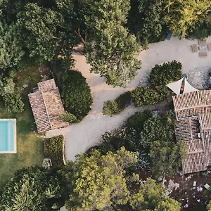 https://mas-des-alpilles.fr-provencehotel.com